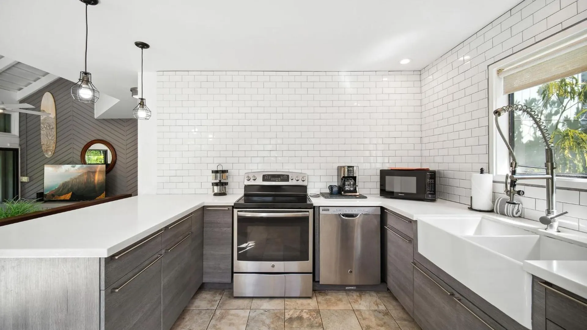 2Br 2Ba Modern Kamahana, Pool, Close To Beach برينسفيل